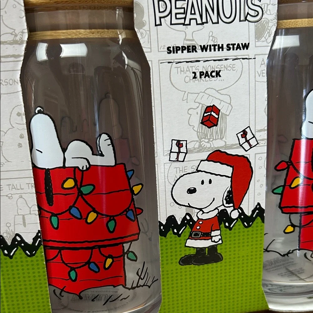 Peanuts Sipper with Straw 2 pack, Snoopy on Dog House with Christmas Lights NEW